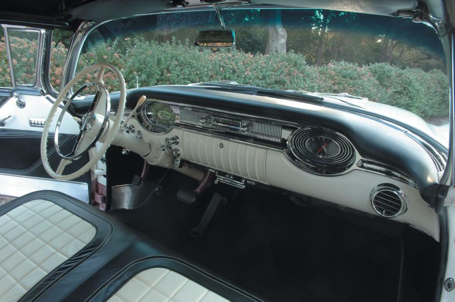  Oldsmobile 98 Starfire Convertible 1956 года  (фото 8 из 14)
